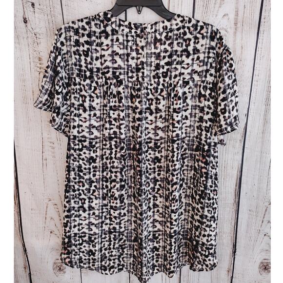 Torrid | Abstract Leopard-Print Keyhole-Neck Flutter-Sleeve Georgette Blouse Top - Picture 7 of 12